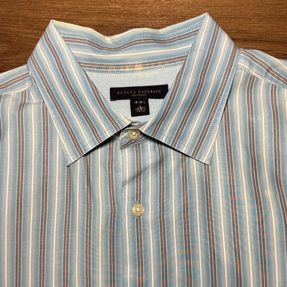 Banana Republic Men's Classic Striped Dress Shirt. Size L